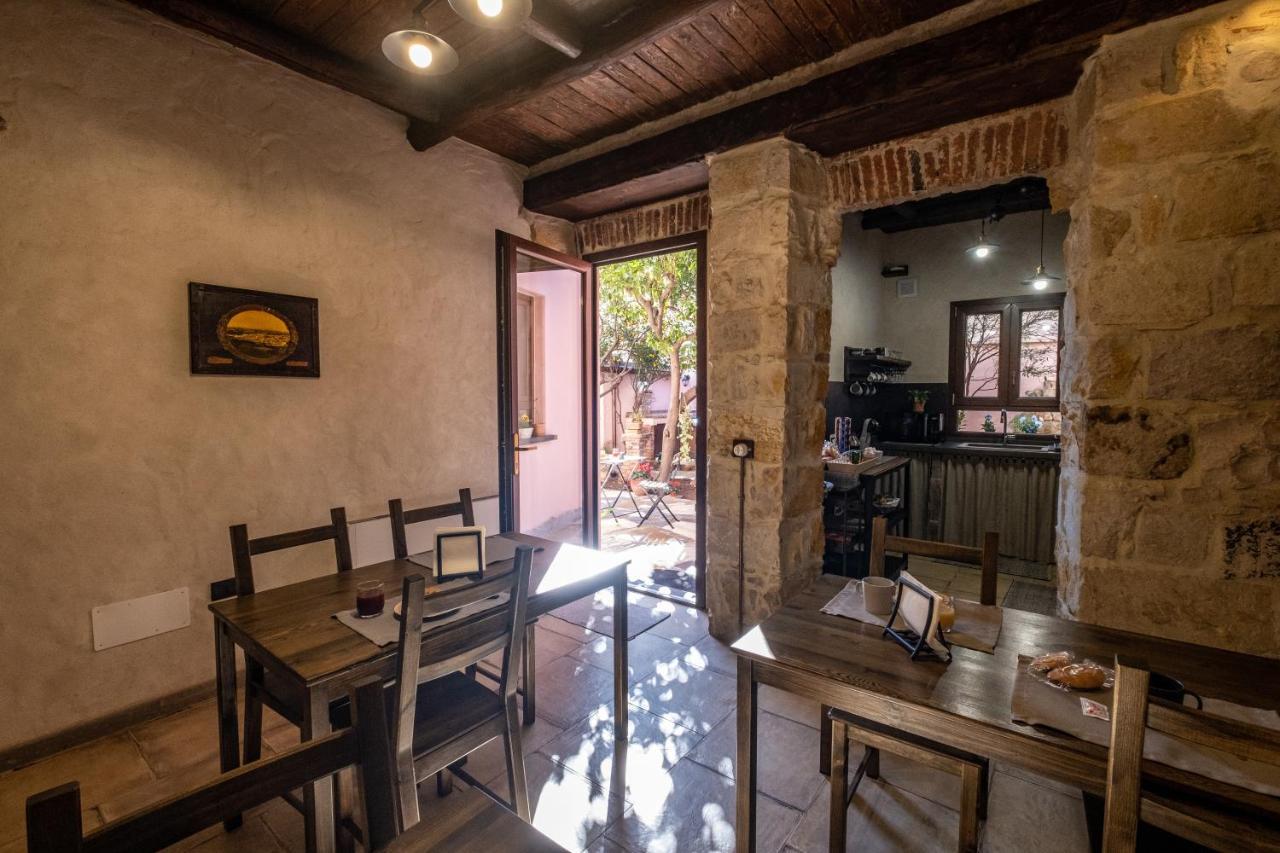 Il Rifugio Dei Minatori Hotell Iglesias Exteriör bild